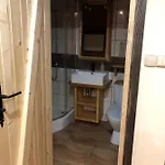U Adama Grajoka Privat bolig