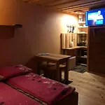 U Adama Grajoka