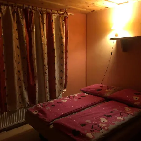 U Adama Grajoka Quarto em Acomodações Particulares